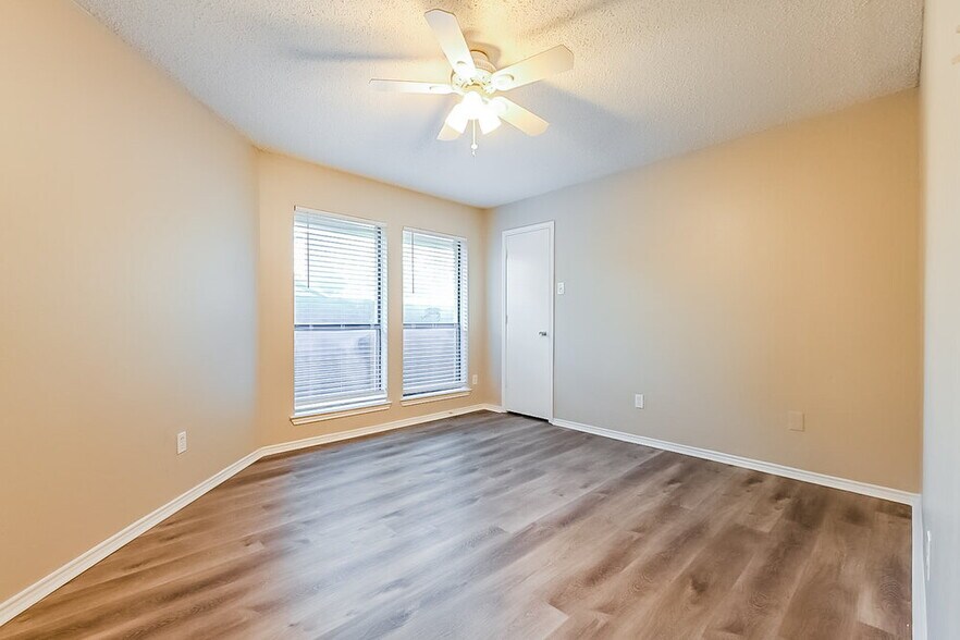 Building Photo - 5609 Winding Woods Trail
