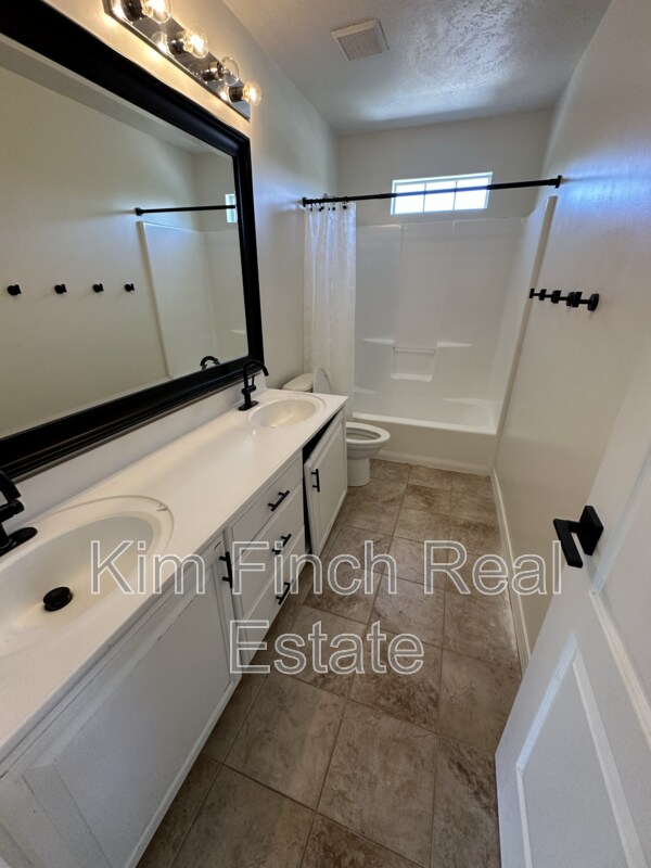 Building Photo - 9820 Deep Creek Dr