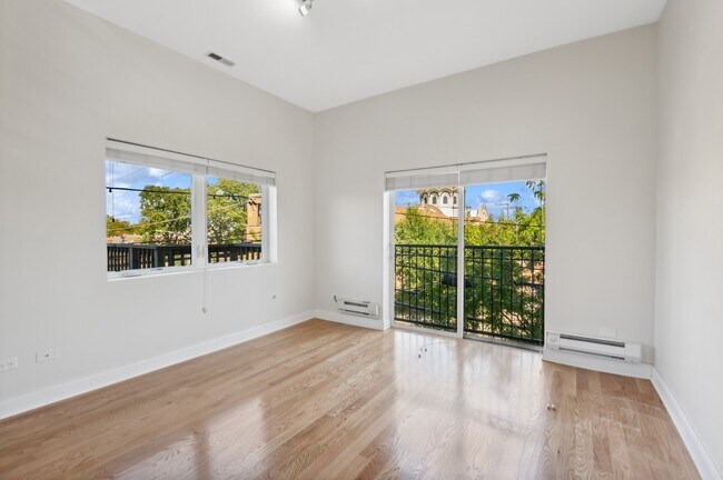 Building Photo - 2801 W Ardmore Ave