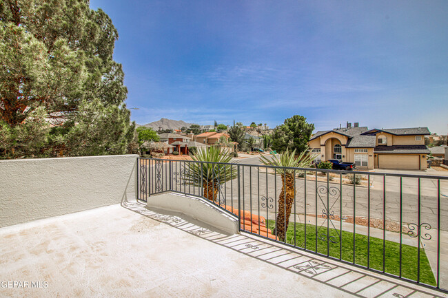 Building Photo - 6205 Brisa Del Mar Dr
