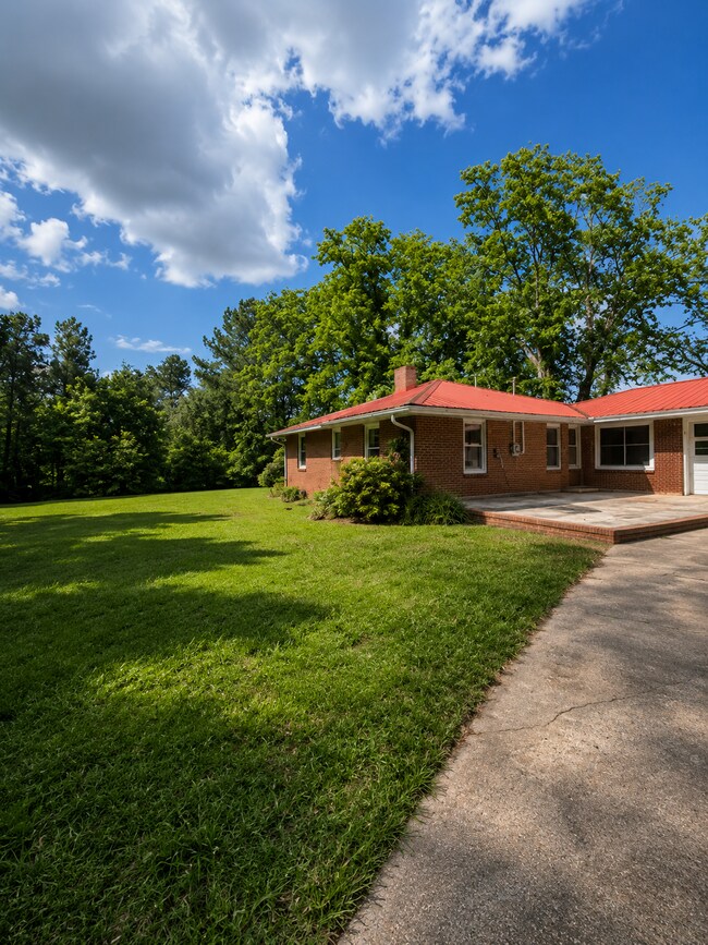 Building Photo - 8457 Thomaston Rd