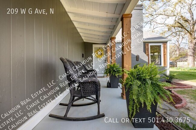 Building Photo - 209 W G Ave