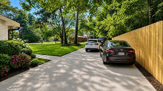 Building Photo - 6478 Voyles Dr