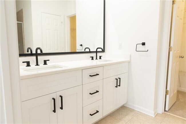 Building Photo - 90 Grove Park Ln