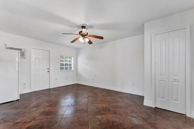 Building Photo - 9750 SW 74th St