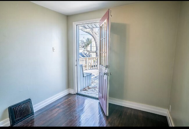 Building Photo - 3319 S Harrison St