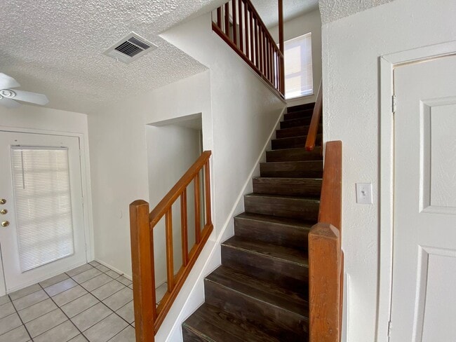 Building Photo - 30th-407 E