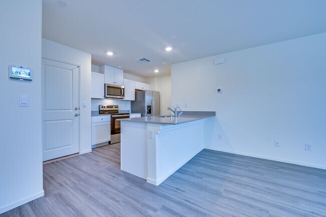 Building Photo - Brand New Townhouse!!! All Appliances incl...