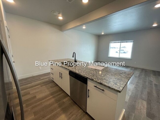 Building Photo - 651 S 2400 W