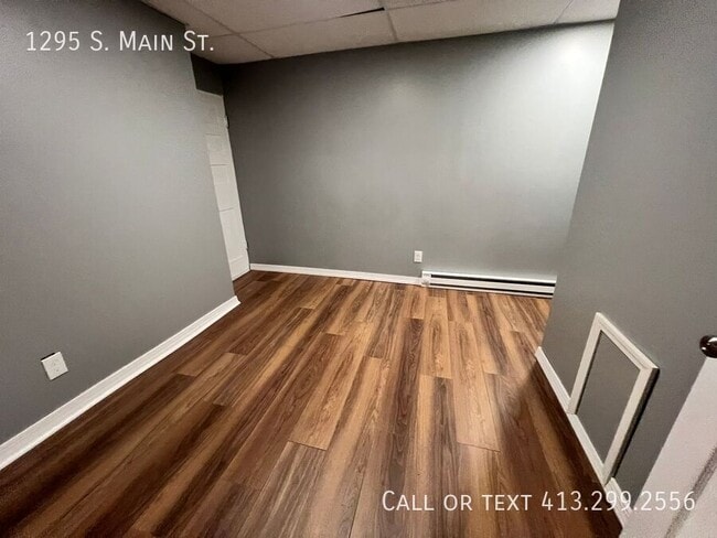 Building Photo - 1295 S Main St