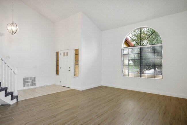 Building Photo - 9001 Feather River Ct