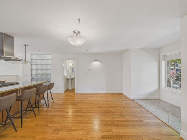 Building Photo - 853 De Haro St