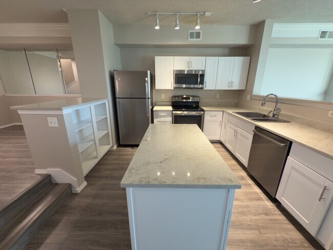 Building Photo - 2069 Eagle Ave