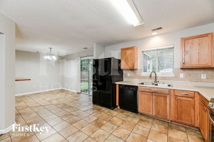 Building Photo - 222 Ponderosa Dr