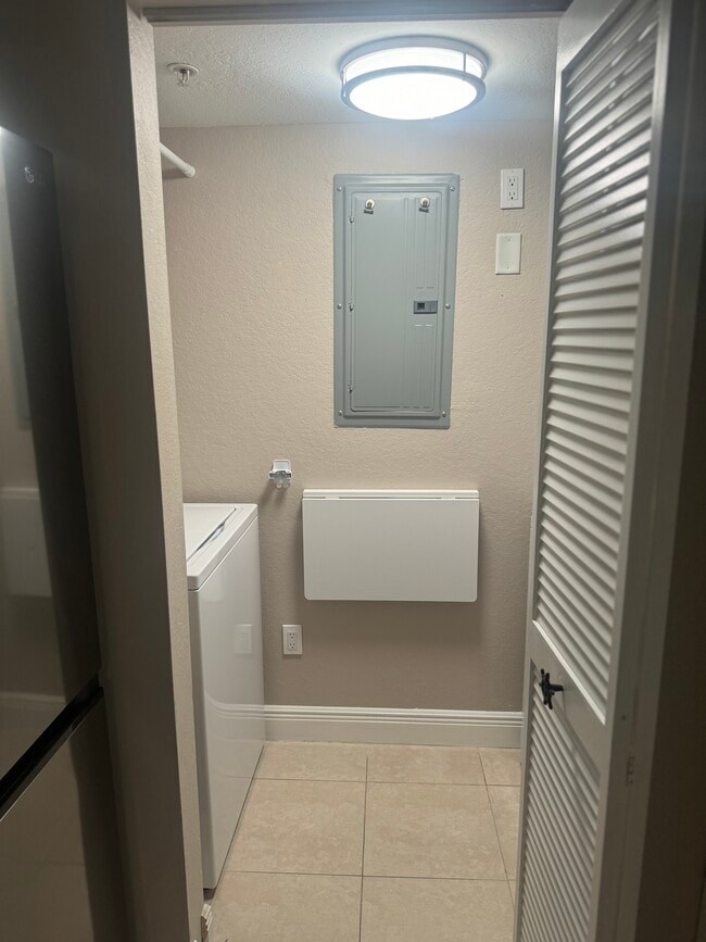 Building Photo - 4105 Residence Drive