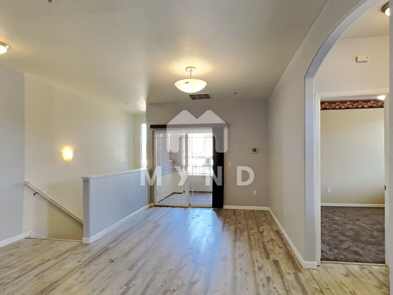 Building Photo - 803 E 98th Ave