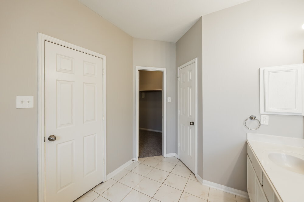 Building Photo - 5139 Chase Park Cir