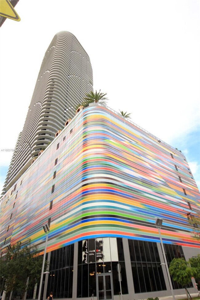 Building Photo - 801 S Miami Ave