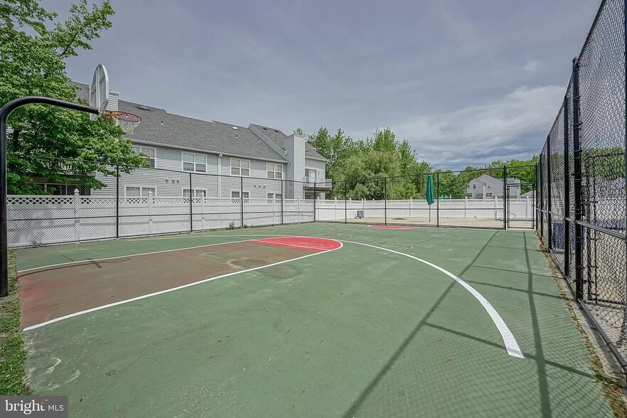 Building Photo - 2408 Rabbit Run Rd