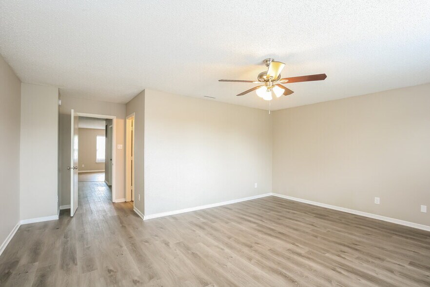 Building Photo - 8636 Wheatfield Dr