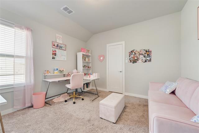 Building Photo - 211 Coyote Creek Dr