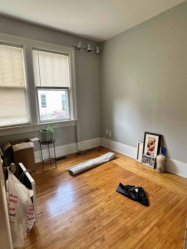 Building Photo - 218 N Main St