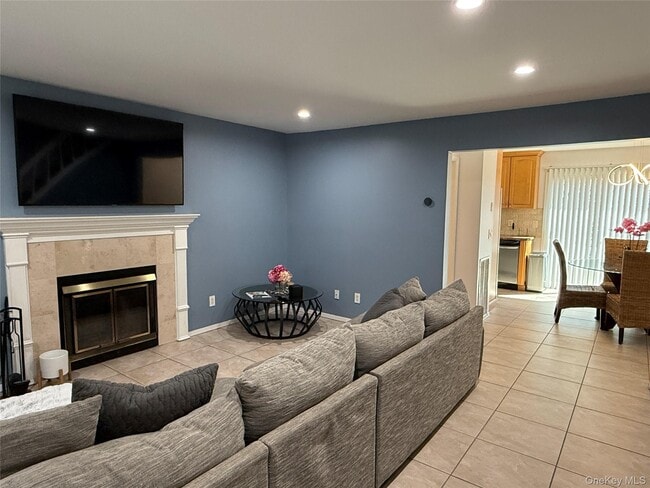 Building Photo - 12 Paine Commons