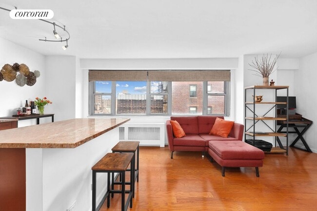 Primary Photo - 100 W 93rd St