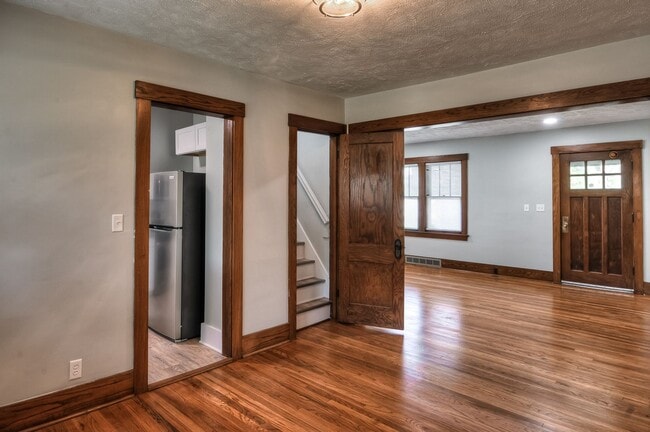 Building Photo - 4 bed in Aksarben