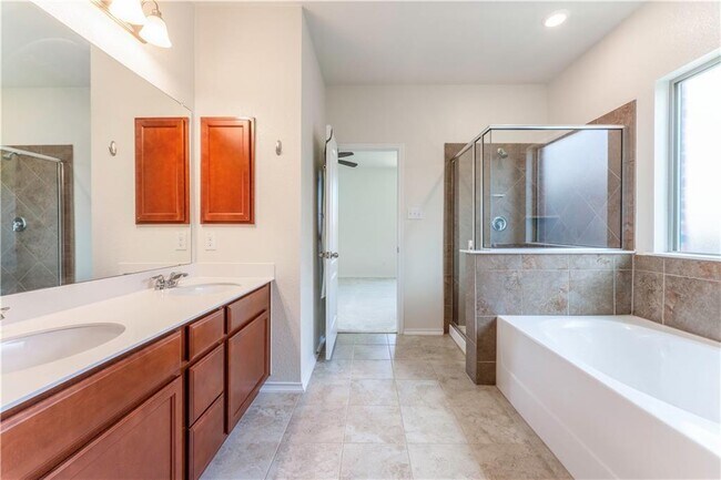 Building Photo - 1221 Backcountry Dr