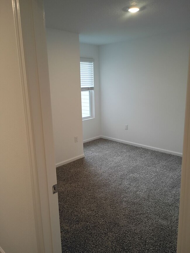 Building Photo - 5659 Ansley St