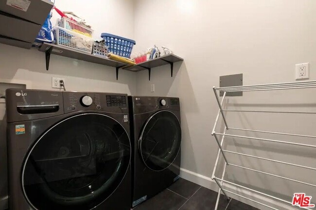 Building Photo - 1207 Reynolds Dr