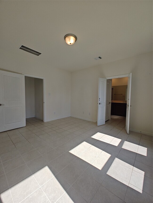 Building Photo - 7802 Winter Hawk Cir