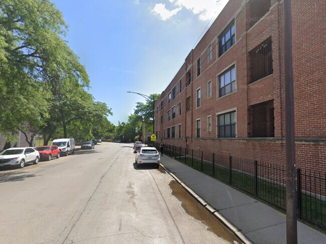 Building Photo - 6106 S Dorchester Ave