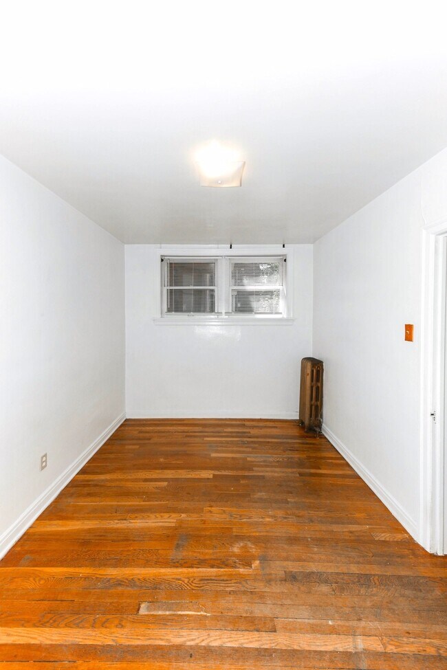 Building Photo - 740 E 300 S
