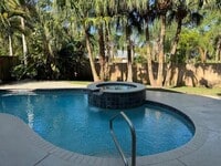 Building Photo - 2420 SE Springtree Pl