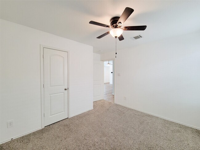 Building Photo - 14741 Hazel Br Dr