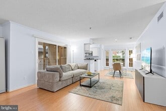 Building Photo - 1504 Lincoln Way