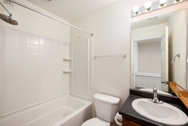 Building Photo - Spacious 3 Bed 3 Bath in the heart of Green Valley Ranch ELECTRICITY INCLUDED IN RENT