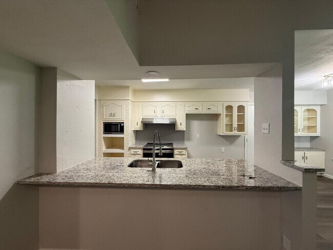 Building Photo - 10606 Millspring