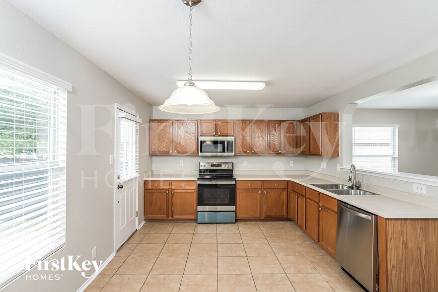 Building Photo - 172 Texas Mulberry