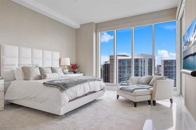 Building Photo - 900 Brickell Key Blvd