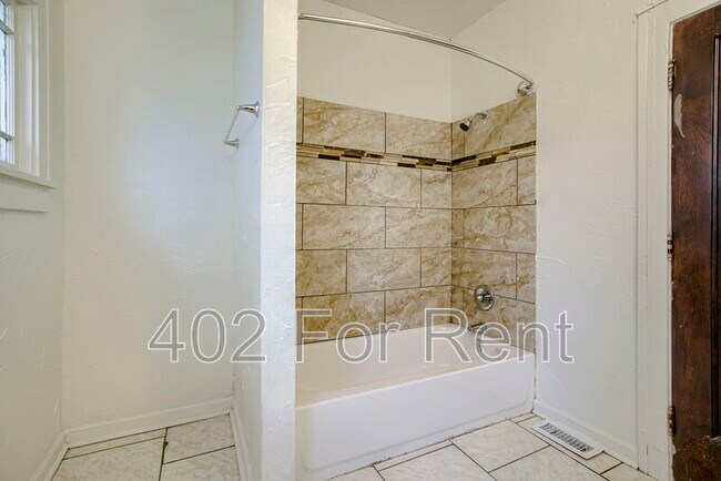Building Photo - 2516 N 48th St