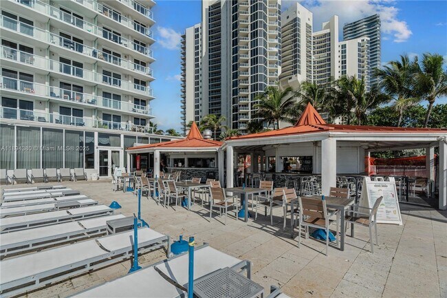 Building Photo - 19201 Collins Ave
