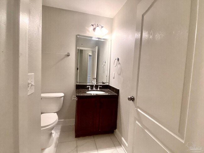 Building Photo - 8431 Ferlon Ave