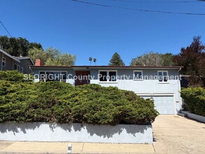 Building Photo - AVAILABLE JUNE - 3 Bed/ 2 Bath SLO Home