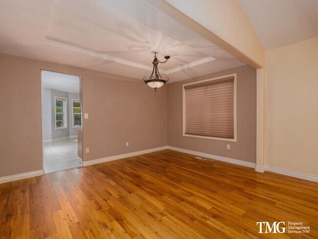 Building Photo - Charming Home Backing to Greenbelt, Near Lacamas Lake and Local Amenities