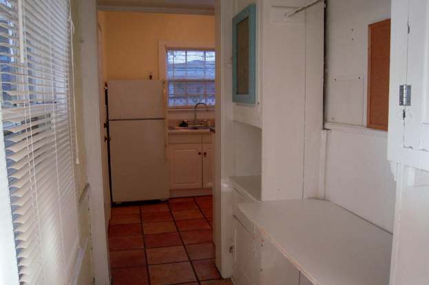 Building Photo - 301 Central Dr