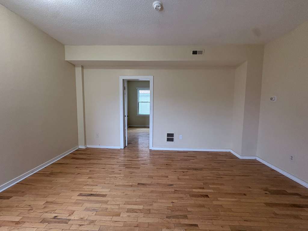 Building Photo - 33 Dickerman St