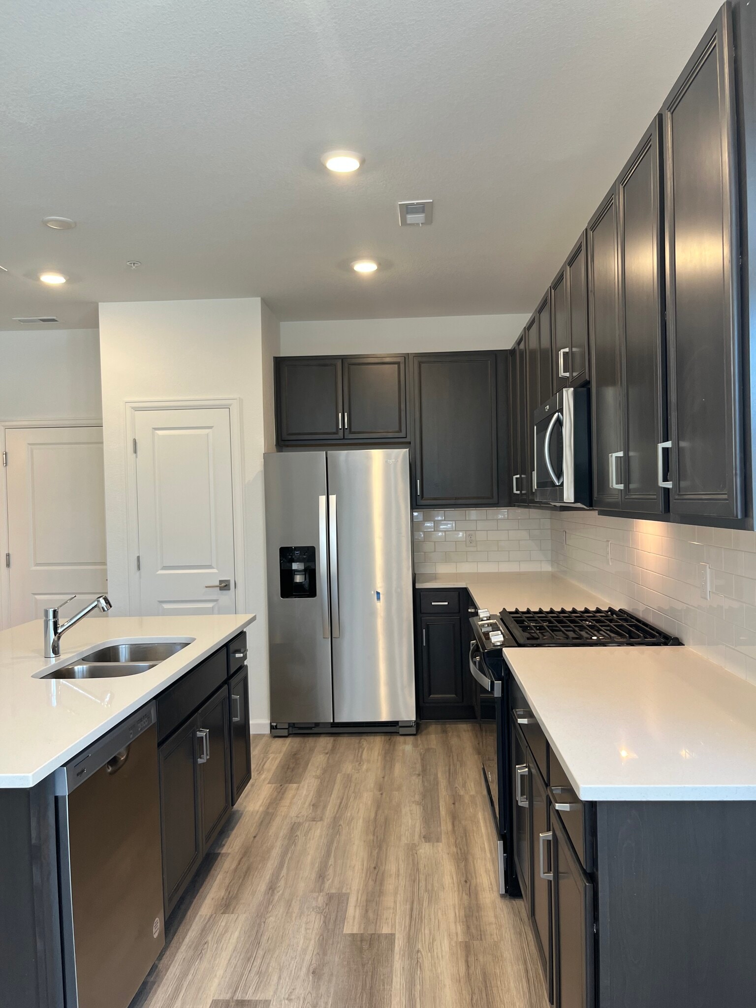 Building Photo - 1910 Rosen Dr